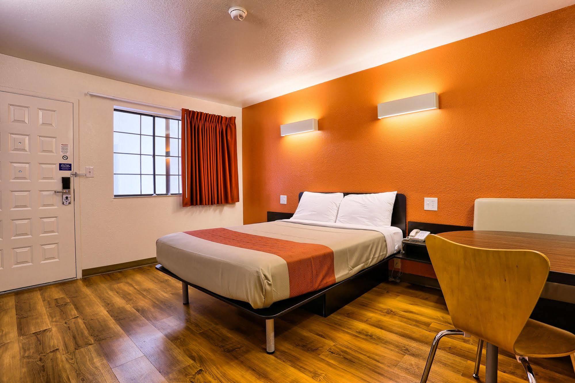 Motel 6-Petaluma, Ca Екстер'єр фото